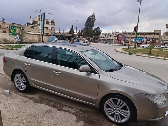 سكودا سوبيرو 2010 - صورة 2