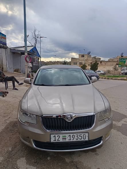 سكودا سوبيرو 2010 - صورة 3