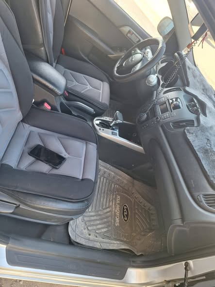 كيا فورتي 2009 - صورة 2