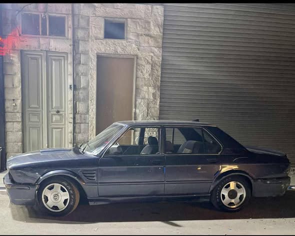 بي ام 528 1981 - صورة 2