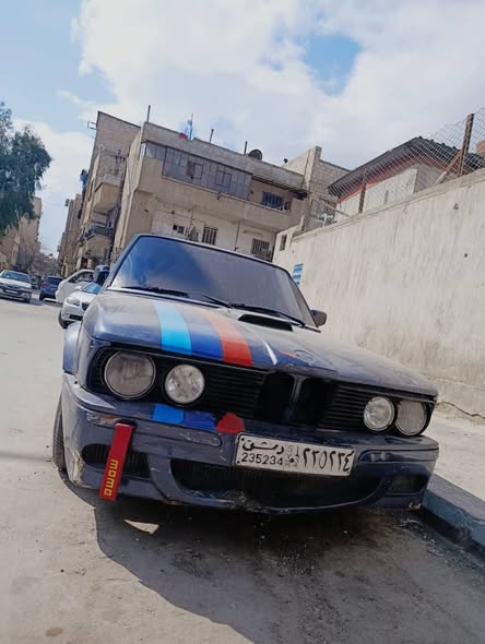 بي ام 528 1981 - صورة 3