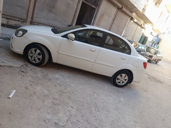 كيا ريو 2011 - صورة 5