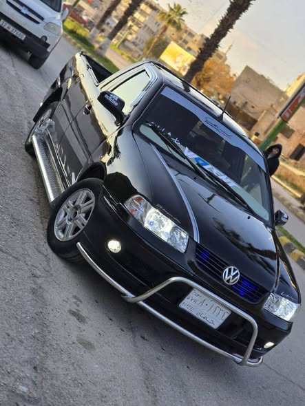 فوكس سافيرو 2002 - صورة 1