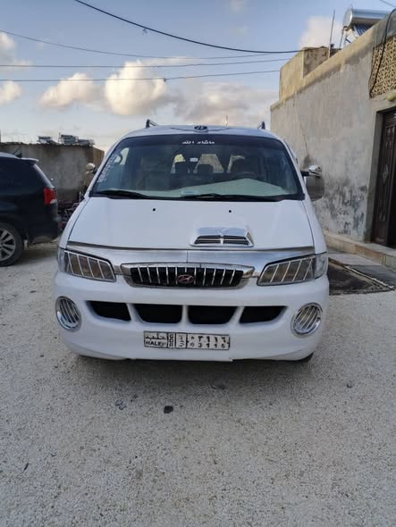 هيونداي ستاريكس 1999 - صورة 1