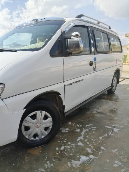 هيونداي ستاريكس 1999 - صورة 4