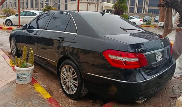 مرسيدس ايي 300 2011 - صورة 3