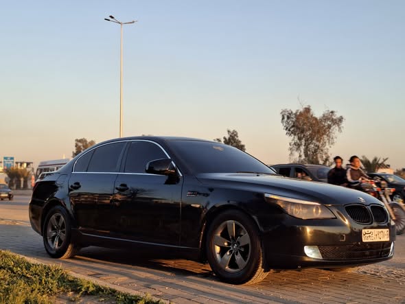 بي إم دبليو 520i 2008 - صورة 3