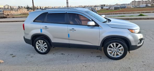 كيا سورينتو 2010 - صورة 4