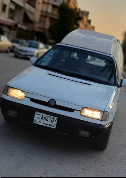 سكودا Pickup 1996 - صورة 1
