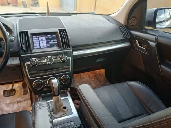 لاند روفر LR2 2013 - صورة 3