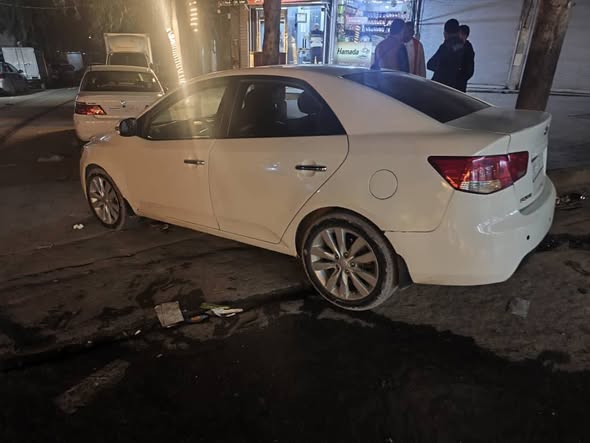 كيا فورتي 2010 - صورة 2