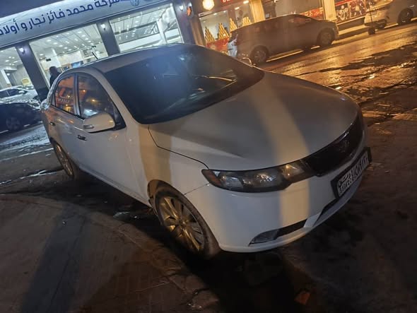 كيا فورتي 2010 - صورة 4