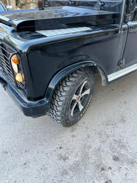 لاند روفر ديفندر 1975 - صورة 2