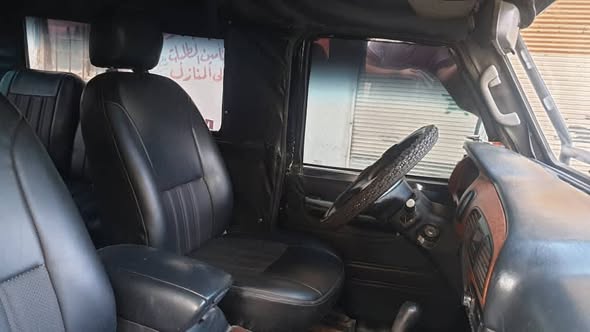 لاند روفر ديفندر 1975 - صورة 4