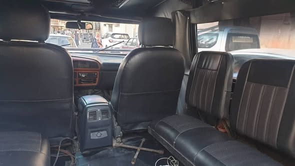 لاند روفر ديفندر 1975 - صورة 5