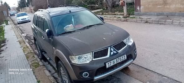 ميتسوبيشي باجيرو سبورت 2012 - صورة 2