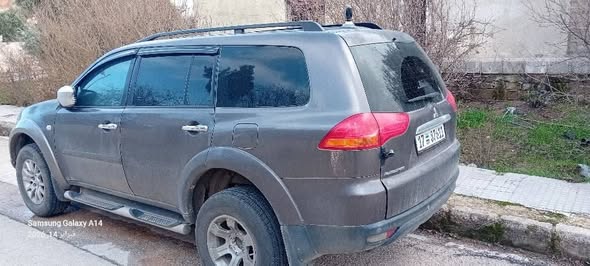 ميتسوبيشي باجيرو سبورت 2012 - صورة 4