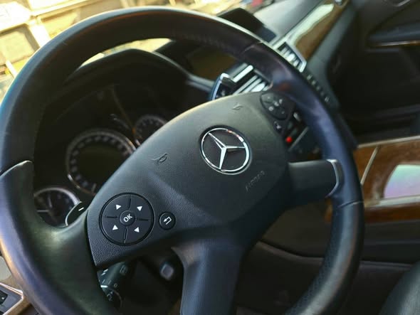 مرسيدس بنز E300 2011 - صورة 1