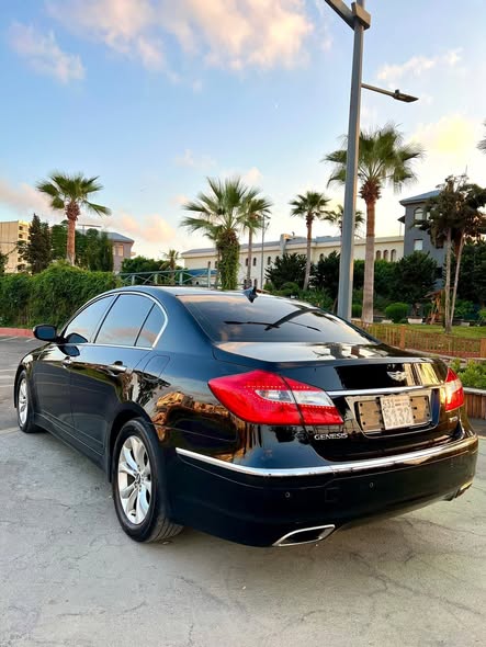 هونداي جينيسيس 2012 - صورة 3