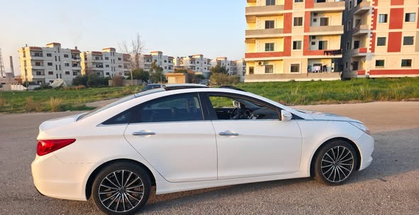 هيونداي سوناتا 2011 - صورة 2