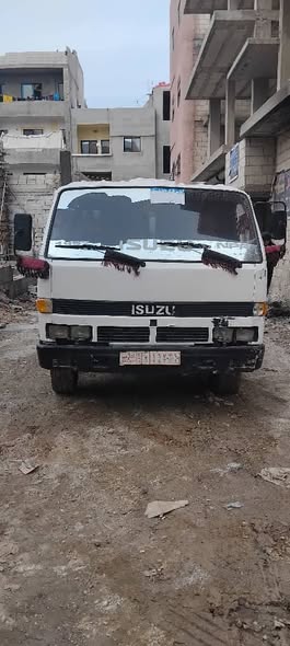 ايسوزو NPR 1992 - صورة 4