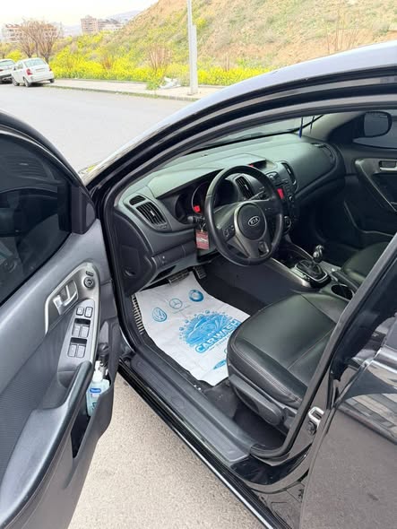 كيا فورتي 2011 - صورة 4