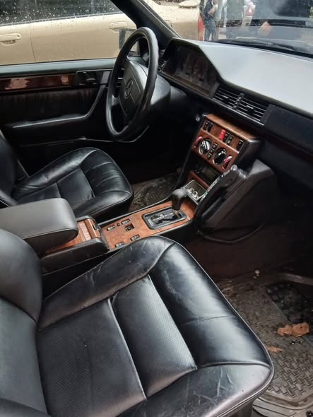 مرسيدس E320 1993 - صورة 4