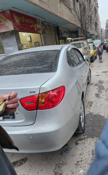 هيونداي افانتي 2007 - صورة 4