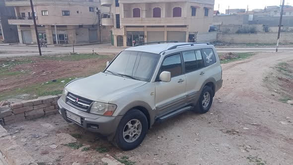 ميتسوبيشي باجيرو 2001 - صورة 2