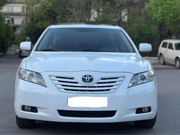 تــويــوتــا الــكــامــري 2008 - صورة 1