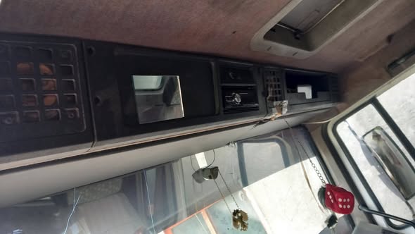 فولفو 61 1998 - صورة 2