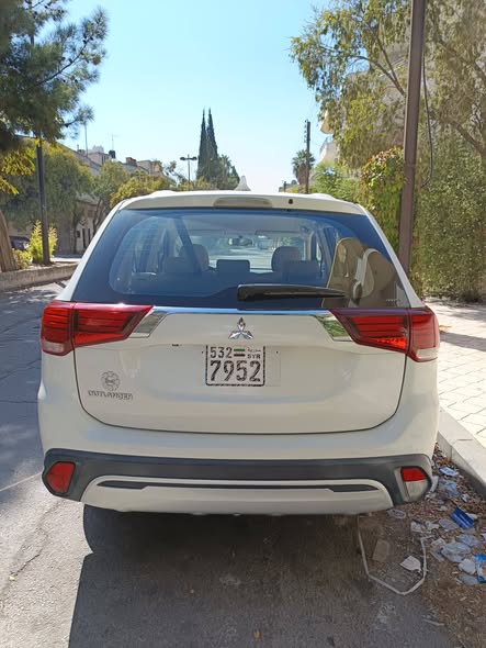 ميتسوبيشي أوت لاندر 2019 - صورة 3