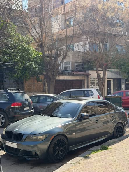 BMW 335 2011 - صورة 1