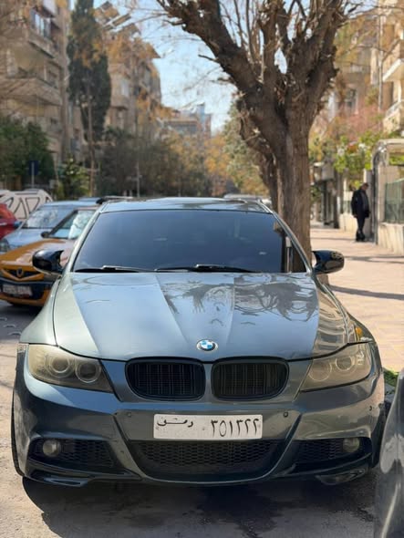 BMW 335 2011 - صورة 2