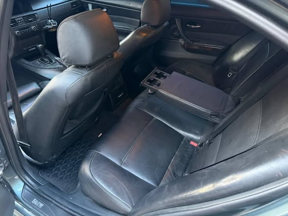 BMW 335 2011 - صورة 5