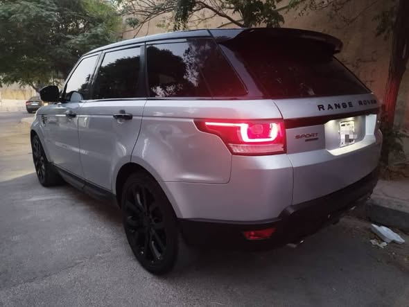 لاند روڤر سبورت 2014 - صورة 1