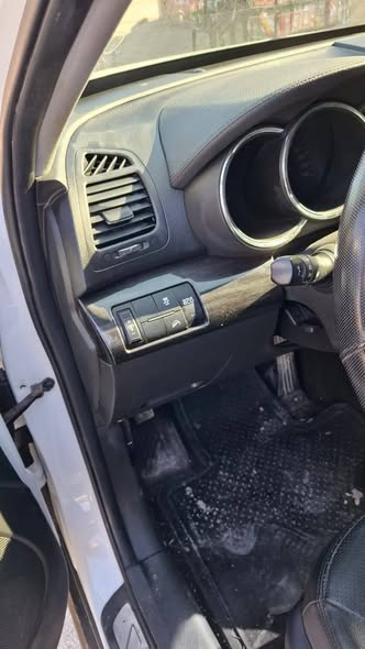 كيا سورينتو 2011 - صورة 2