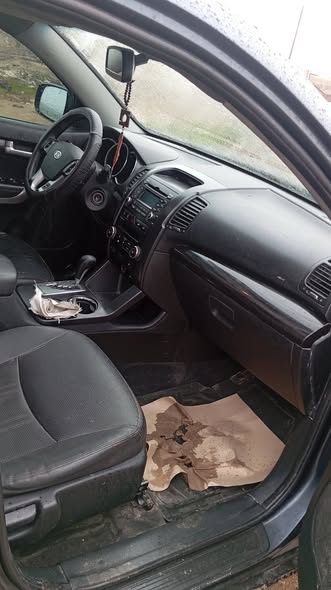 كيا سارنتو 2011 - صورة 2