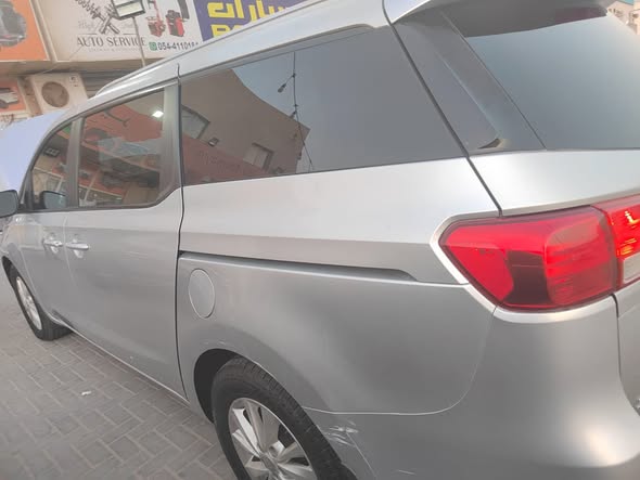 كيا سيدونا 2016 - صورة 4