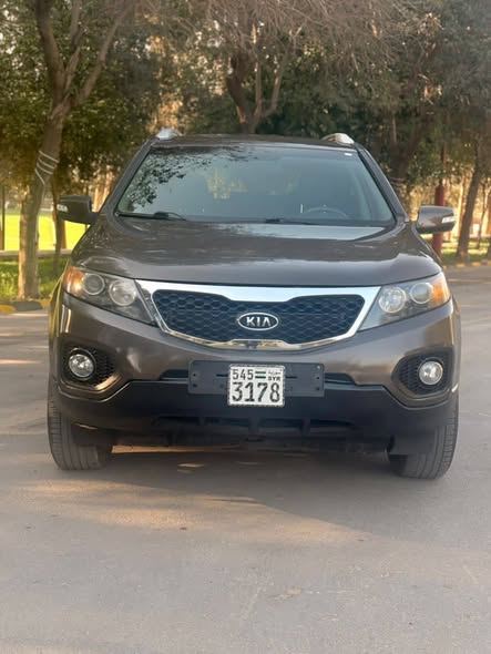 كيا سورنتو 2011 - صورة 1