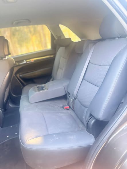 كيا سورنتو 2011 - صورة 2