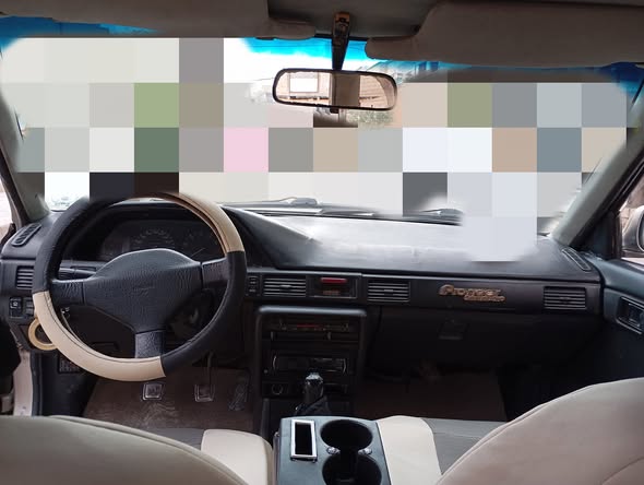 مازدا 323 1993 - صورة 4