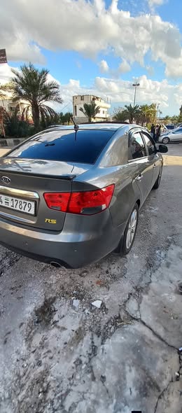 كيا فورتي 2011 - صورة 3