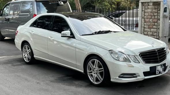 مرسيدس e300 2012 - صورة 4