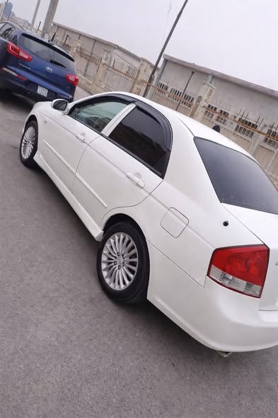 كيا سيراتو 2006 - صورة 2