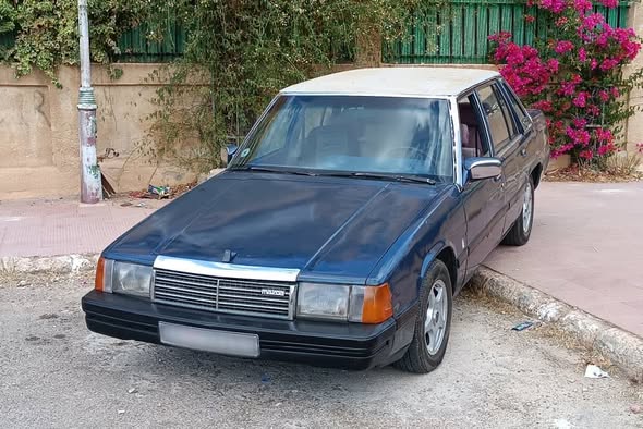 مازدا 929 1983 - صورة 4