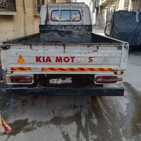 كيا غواصة 2002 - صورة 1