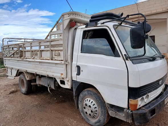 كيا ٣٥٠٠ 1993 - صورة 2