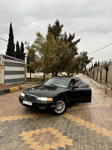 مازدا 929 1994 - صورة 1