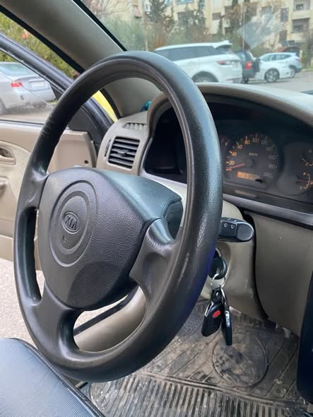 كيا ريو 2003 - صورة 4